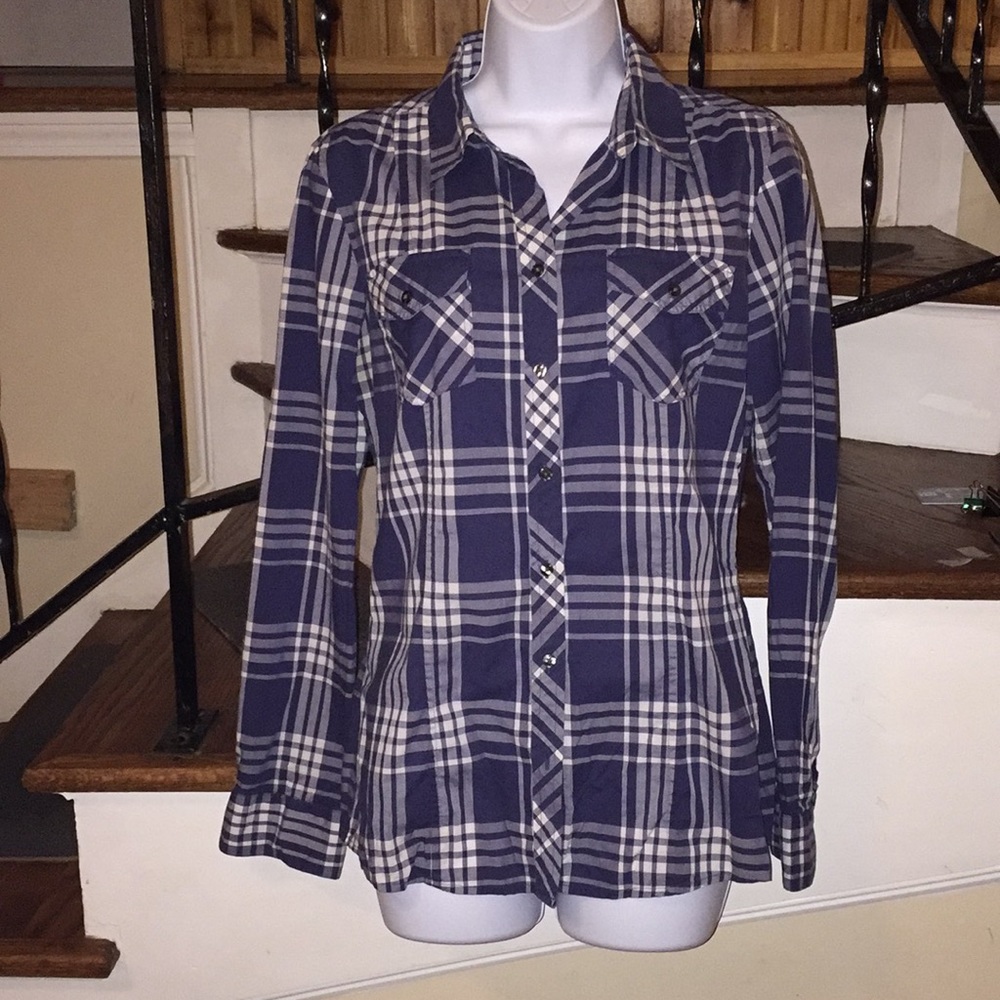 Best spring plaid button down shirt ever!